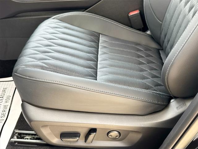 new 2025 Mitsubishi Outlander car, priced at $30,404