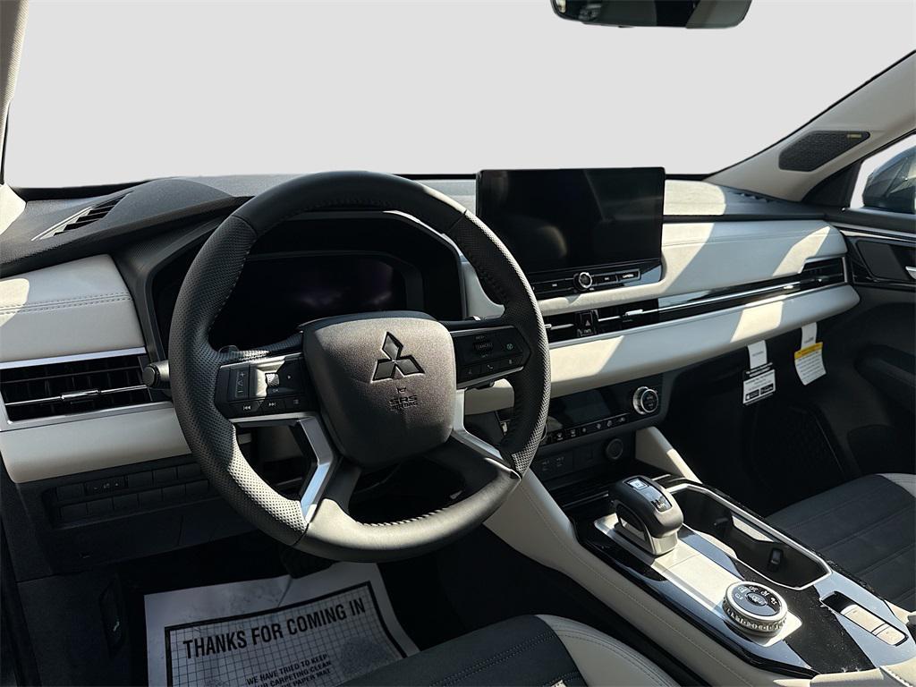 new 2025 Mitsubishi Outlander car, priced at $28,417