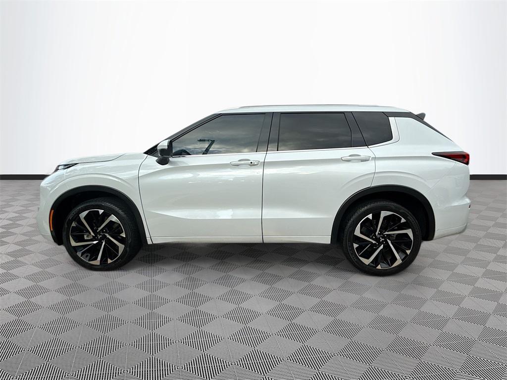 used 2024 Mitsubishi Outlander car, priced at $27,199