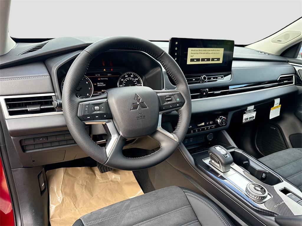 new 2025 Mitsubishi Outlander car, priced at $25,748
