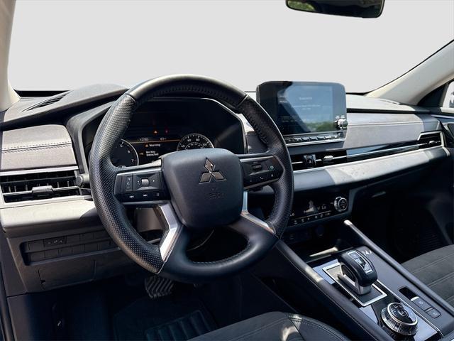 used 2024 Mitsubishi Outlander car, priced at $23,098