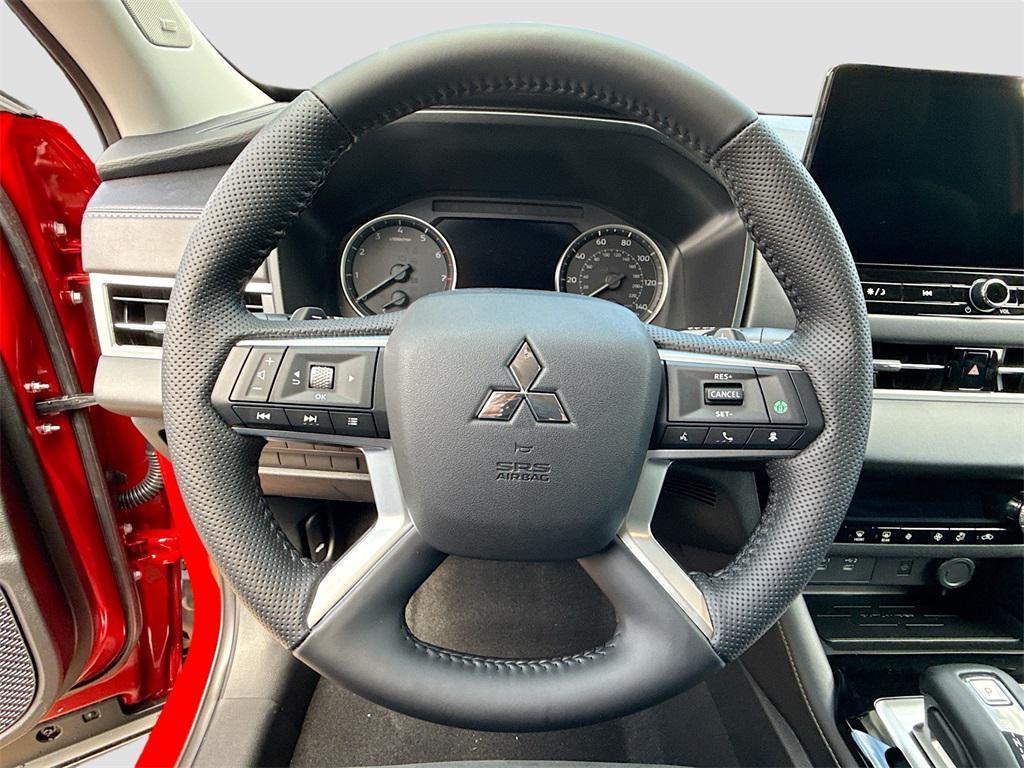 new 2025 Mitsubishi Outlander car, priced at $25,880