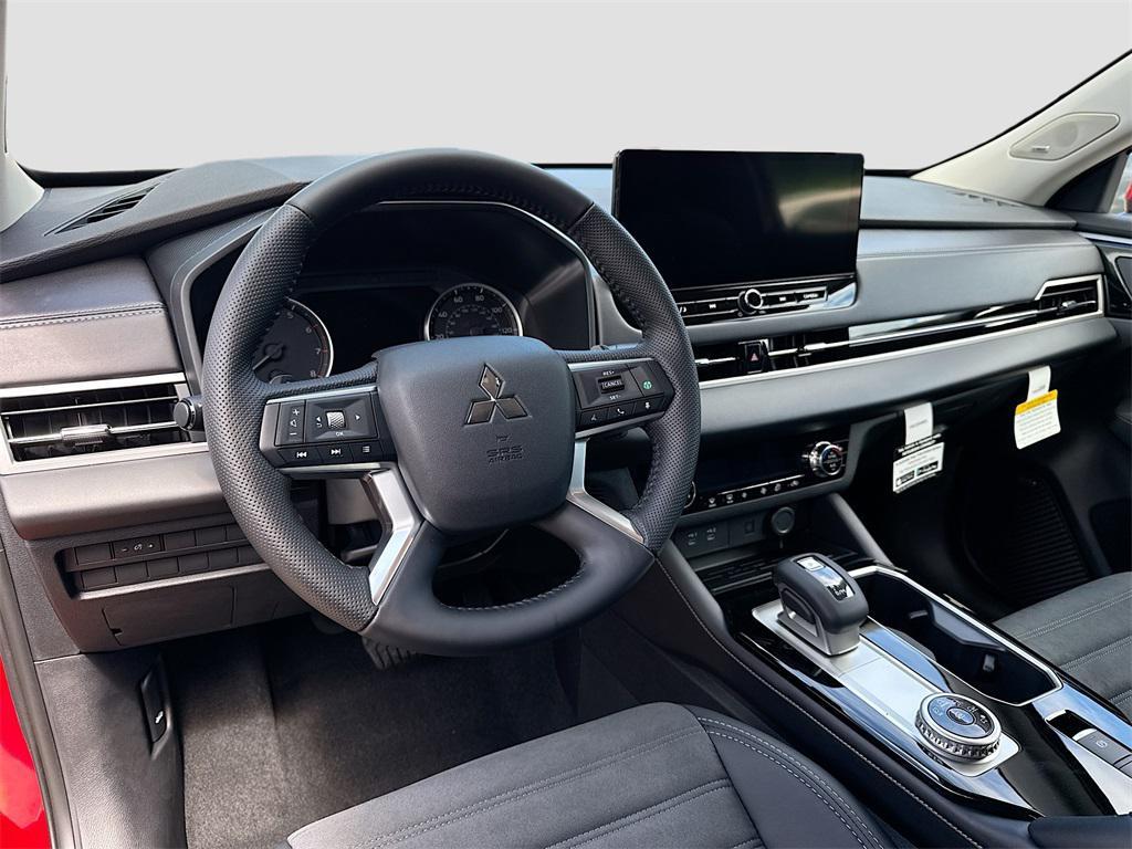 new 2025 Mitsubishi Outlander car, priced at $25,880