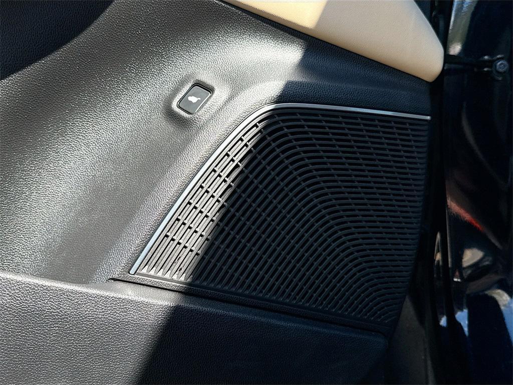 used 2022 Acura MDX car, priced at $36,833