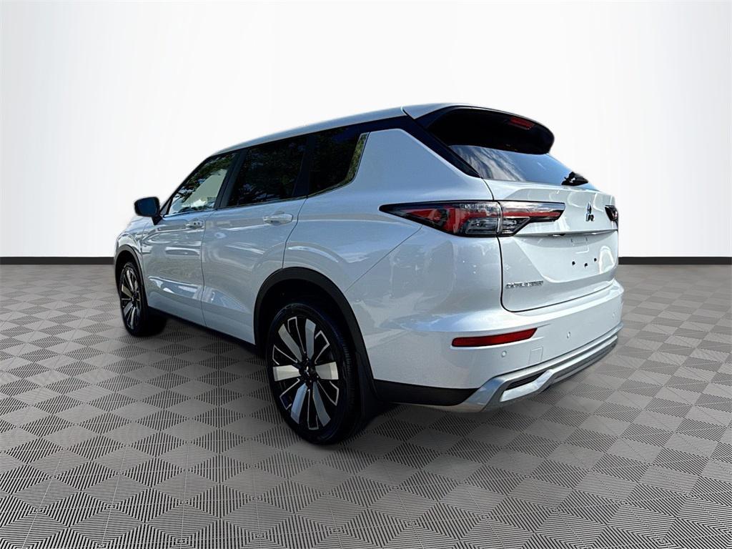 new 2025 Mitsubishi Outlander car, priced at $25,915