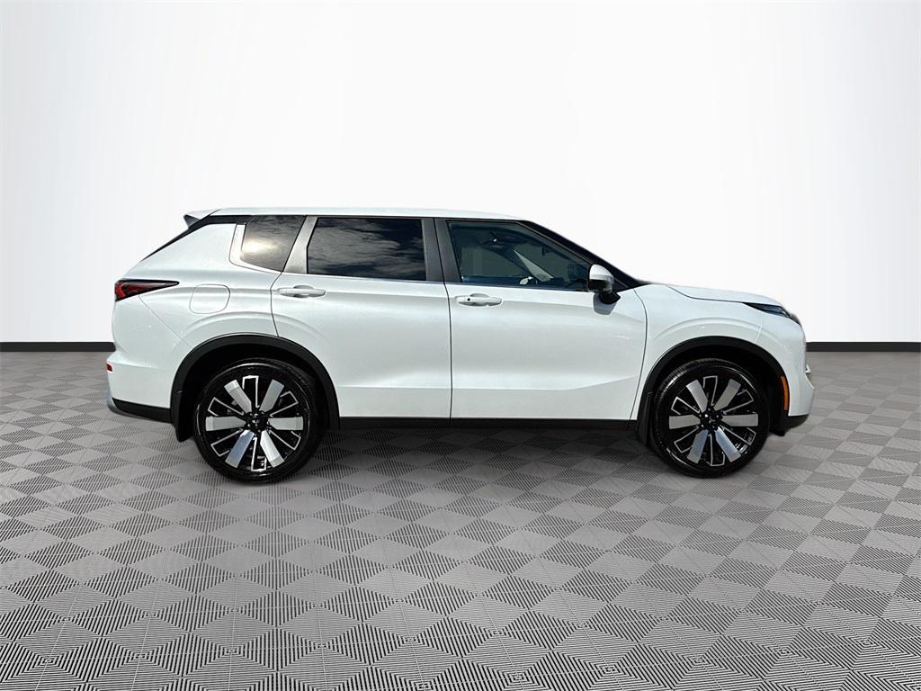 new 2025 Mitsubishi Outlander car, priced at $25,915