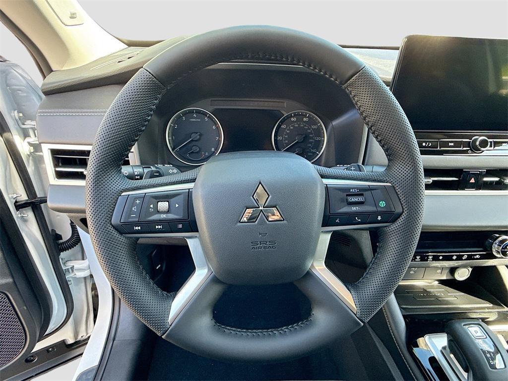 new 2025 Mitsubishi Outlander car, priced at $25,915