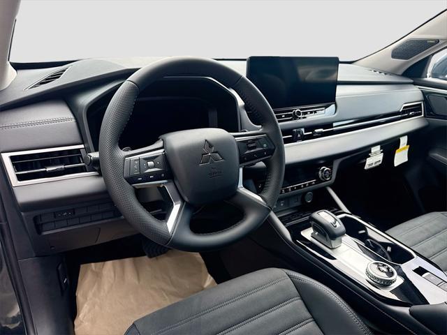 new 2025 Mitsubishi Outlander car, priced at $28,413