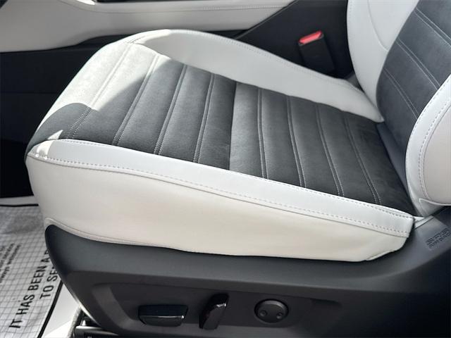 new 2025 Mitsubishi Outlander car, priced at $28,909