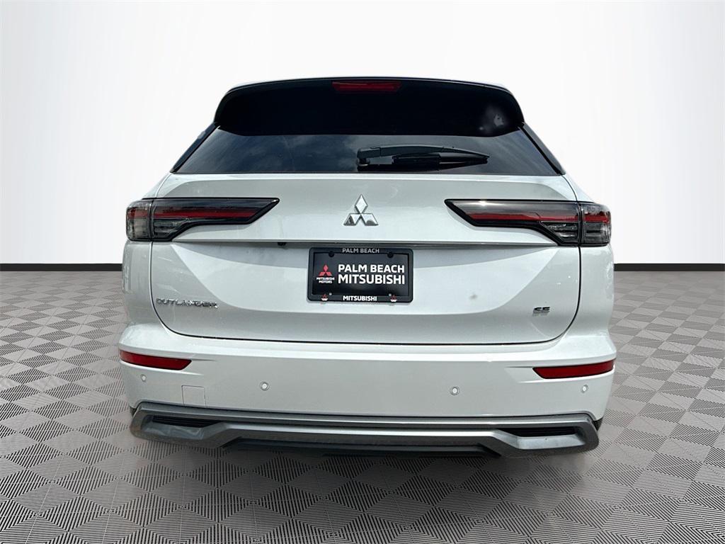 new 2025 Mitsubishi Outlander car, priced at $28,714