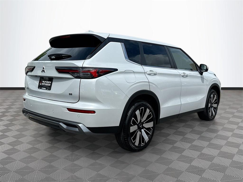 new 2025 Mitsubishi Outlander car, priced at $28,714