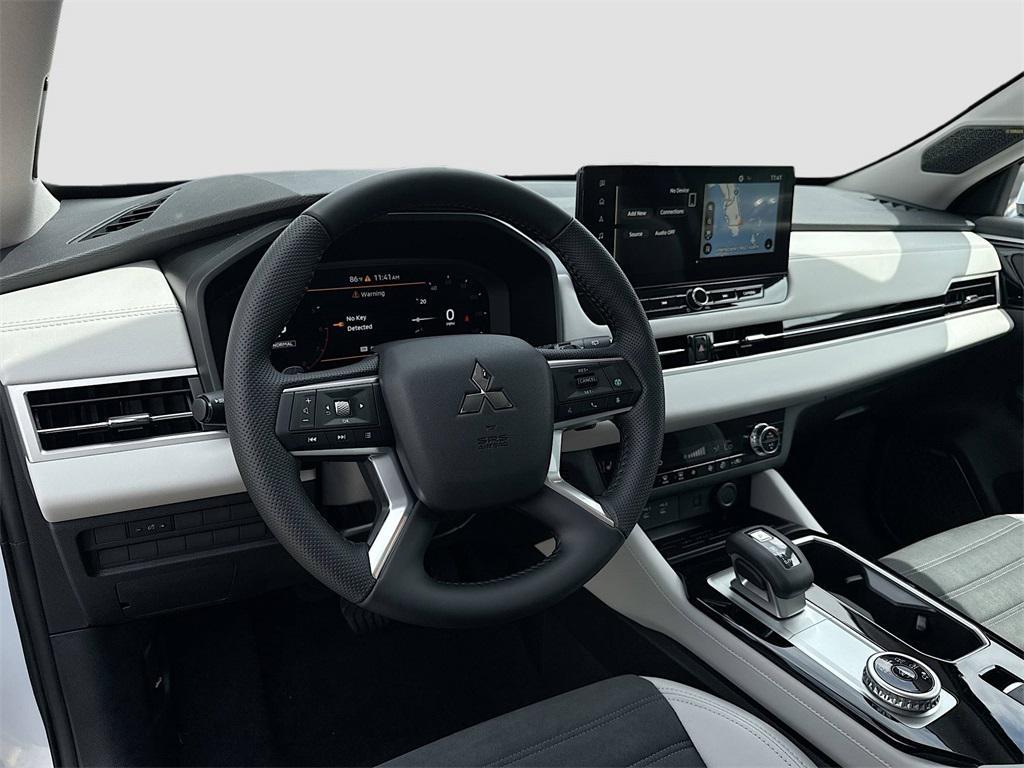 new 2025 Mitsubishi Outlander car, priced at $28,714