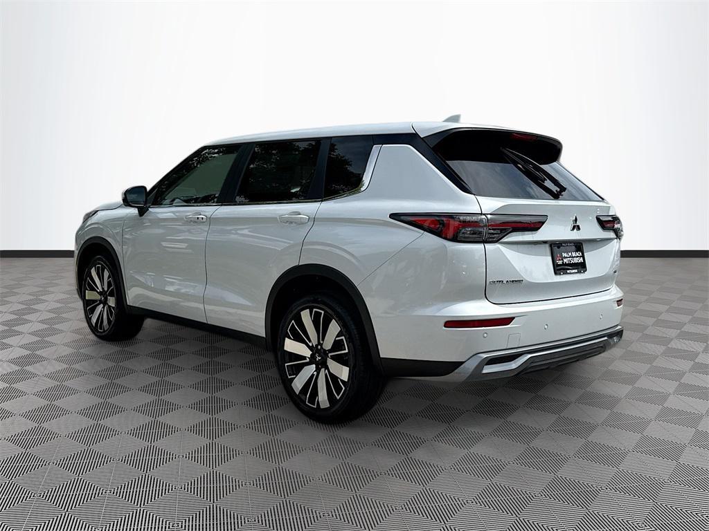 new 2025 Mitsubishi Outlander car, priced at $28,714