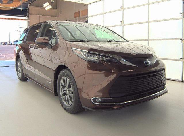 used 2021 Toyota Sienna car, priced at $34,286