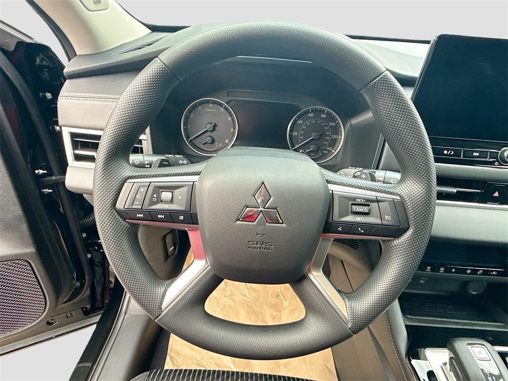 new 2025 Mitsubishi Outlander car, priced at $24,365