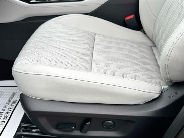 new 2025 Mitsubishi Outlander car, priced at $30,078