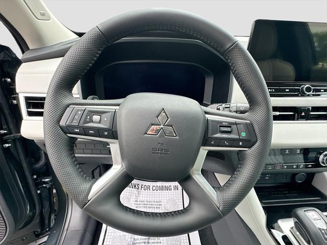 new 2025 Mitsubishi Outlander car, priced at $30,078