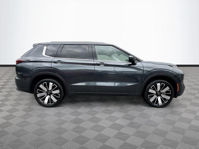 new 2025 Mitsubishi Outlander car, priced at $30,078