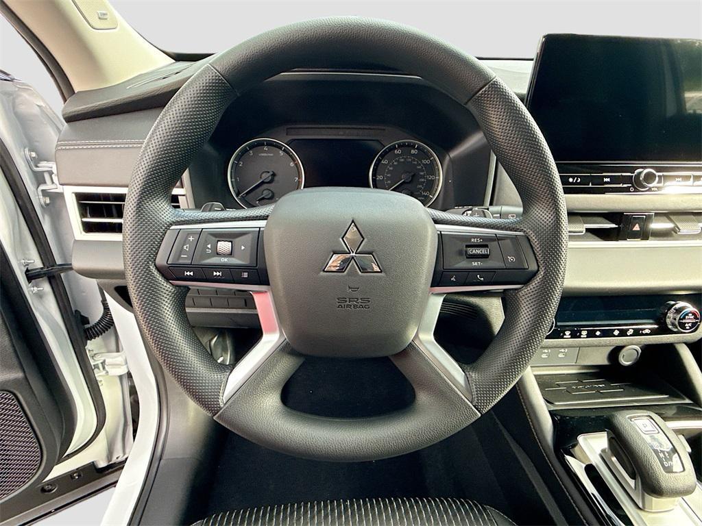 new 2025 Mitsubishi Outlander car, priced at $24,364