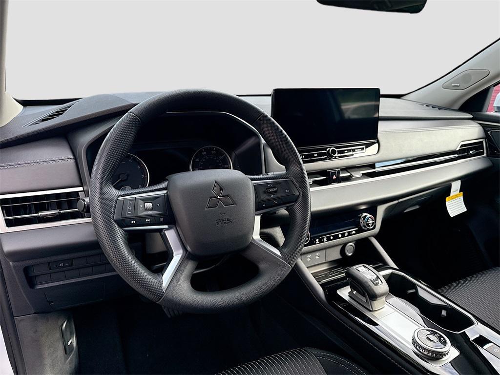 new 2025 Mitsubishi Outlander car, priced at $24,364