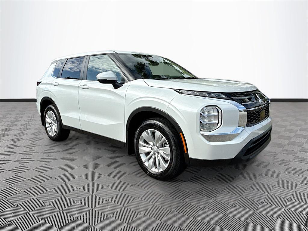 new 2025 Mitsubishi Outlander car, priced at $24,364