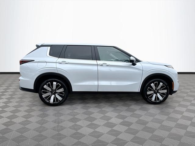 new 2025 Mitsubishi Outlander car, priced at $28,909