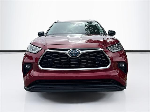 used 2022 Toyota Highlander Hybrid car, priced at $39,122