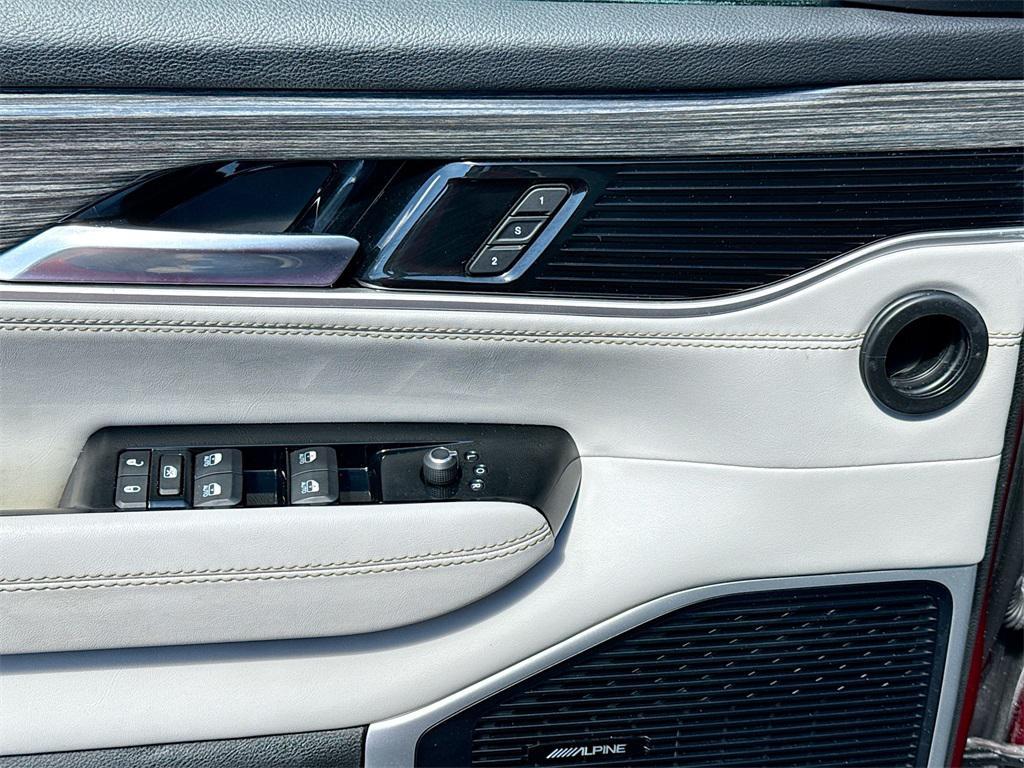 used 2022 Jeep Wagoneer car, priced at $27,597