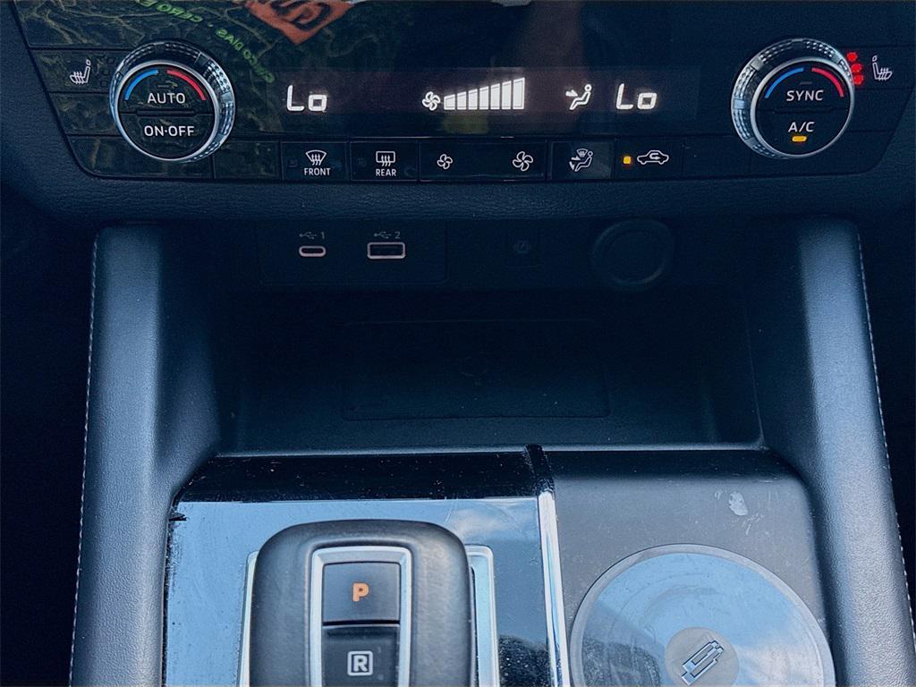 used 2024 Mitsubishi Outlander car, priced at $22,613