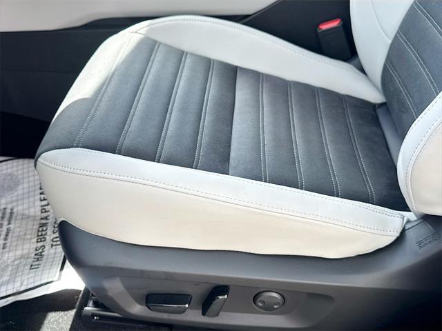 new 2025 Mitsubishi Outlander car, priced at $28,876