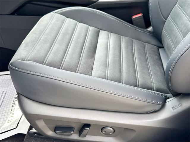 new 2025 Mitsubishi Outlander PHEV car, priced at $36,251