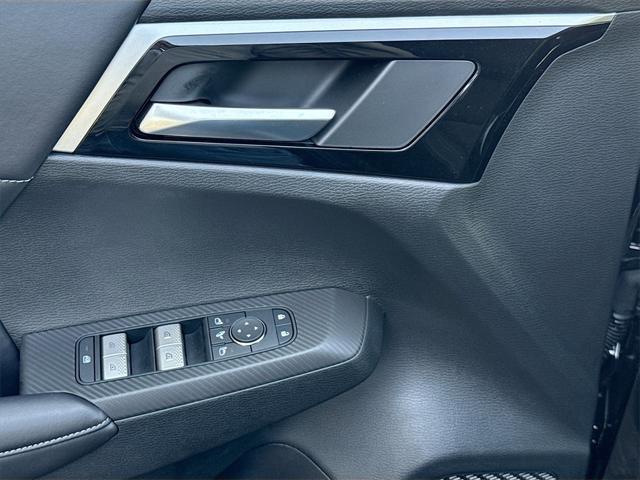 new 2025 Mitsubishi Outlander PHEV car, priced at $43,886
