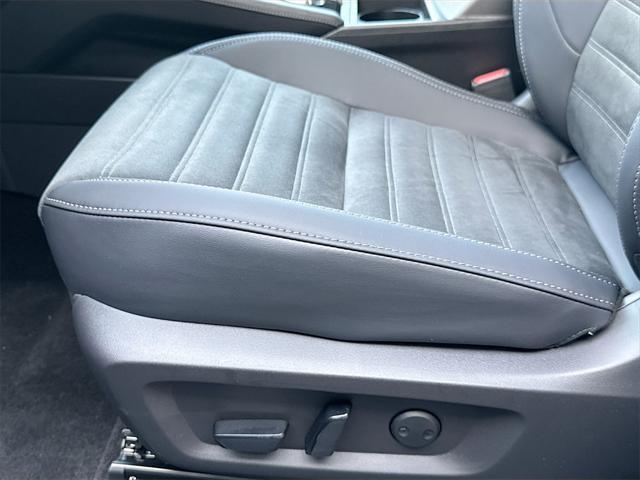 new 2025 Mitsubishi Outlander PHEV car, priced at $43,886
