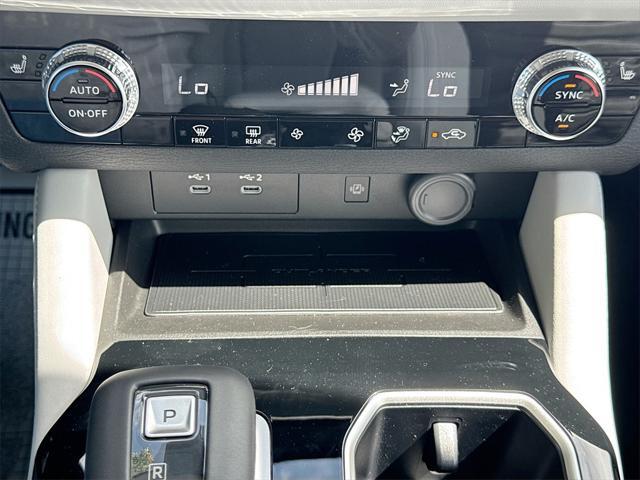 new 2025 Mitsubishi Outlander car, priced at $28,381
