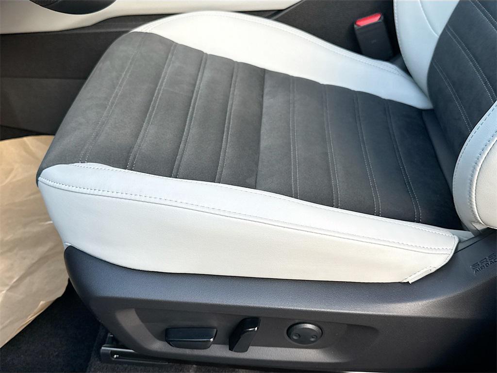 new 2025 Mitsubishi Outlander car, priced at $25,880