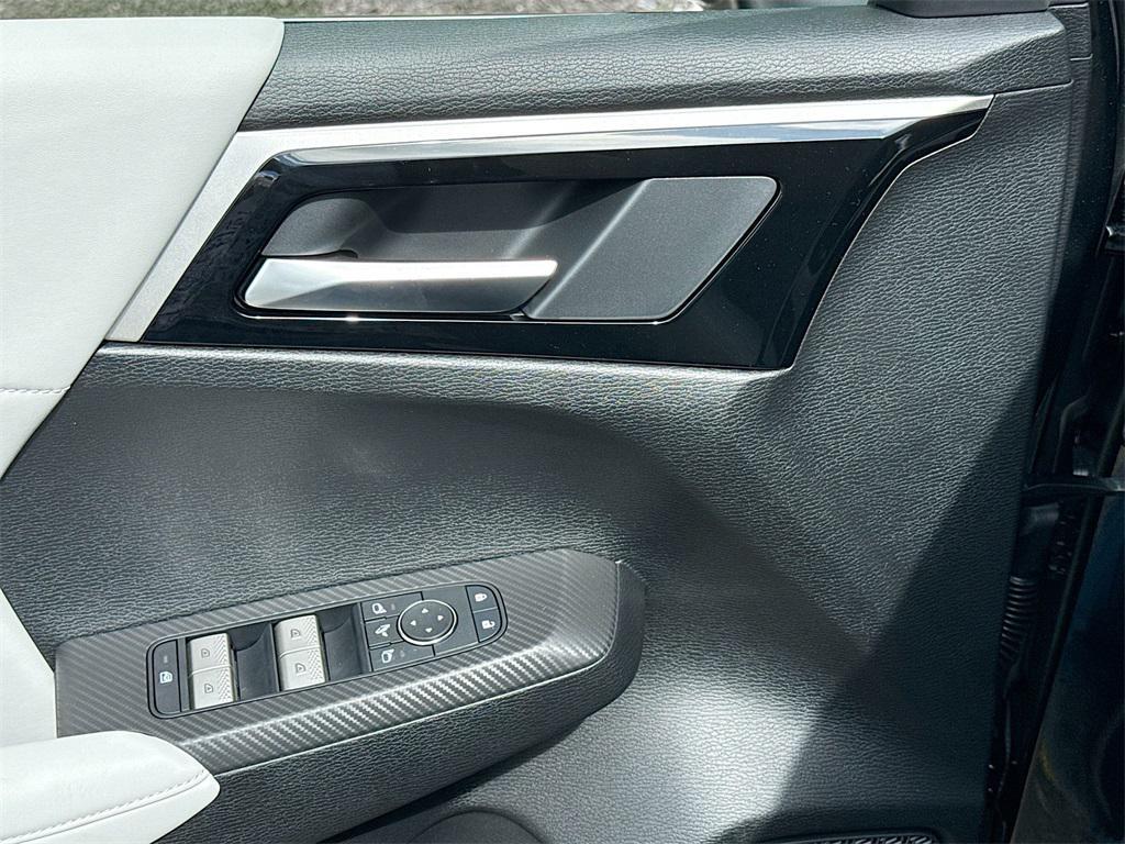 new 2025 Mitsubishi Outlander car, priced at $25,880