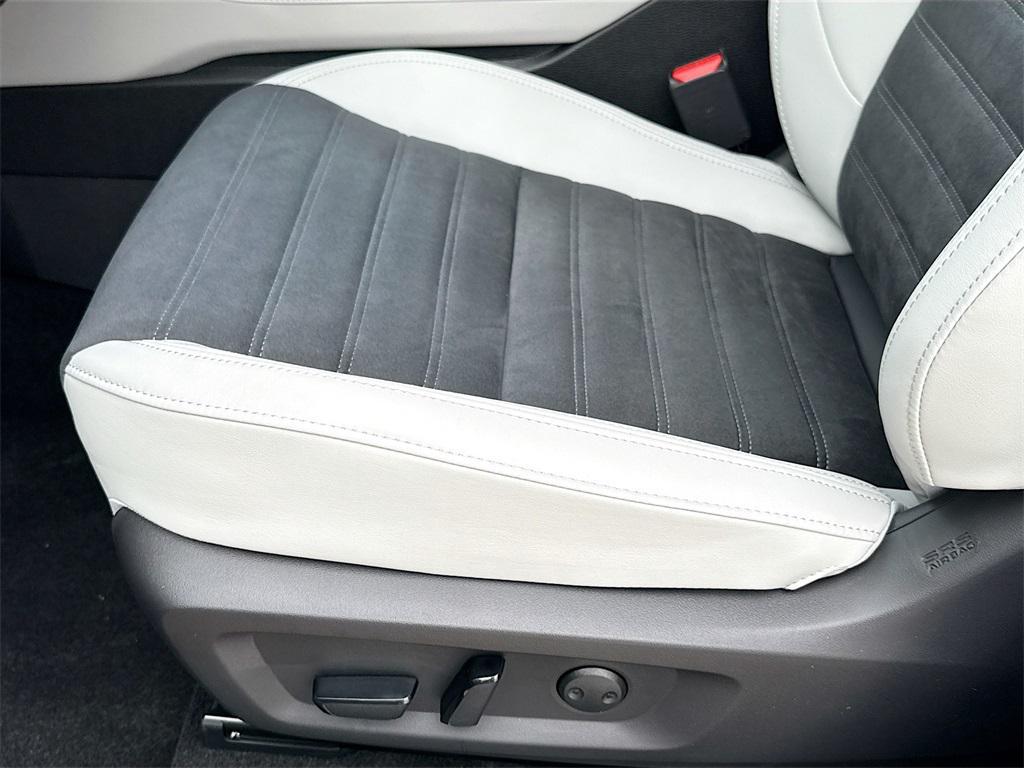 new 2025 Mitsubishi Outlander car, priced at $25,880