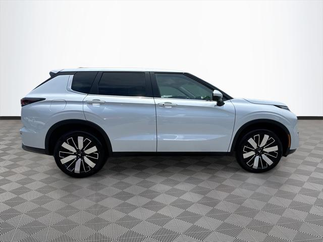 new 2025 Mitsubishi Outlander car, priced at $26,213