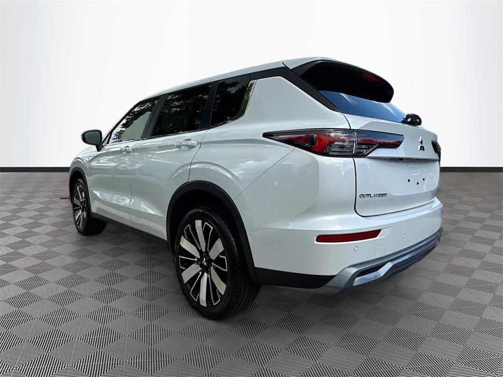 new 2025 Mitsubishi Outlander car, priced at $25,997