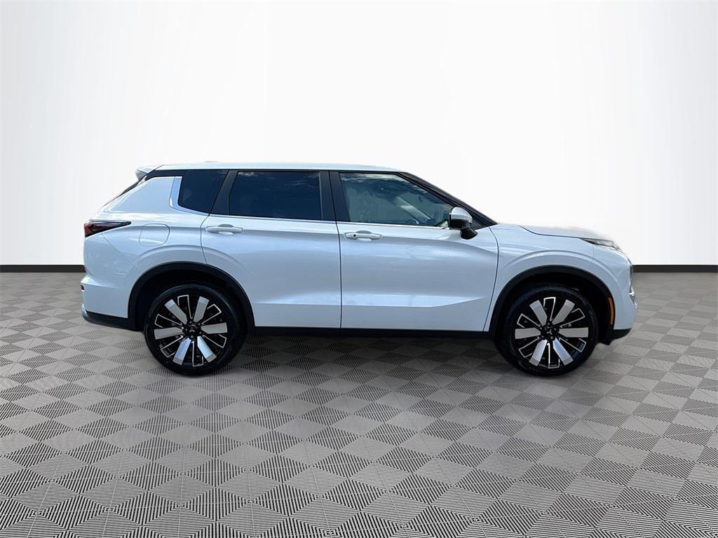 new 2025 Mitsubishi Outlander car, priced at $25,997