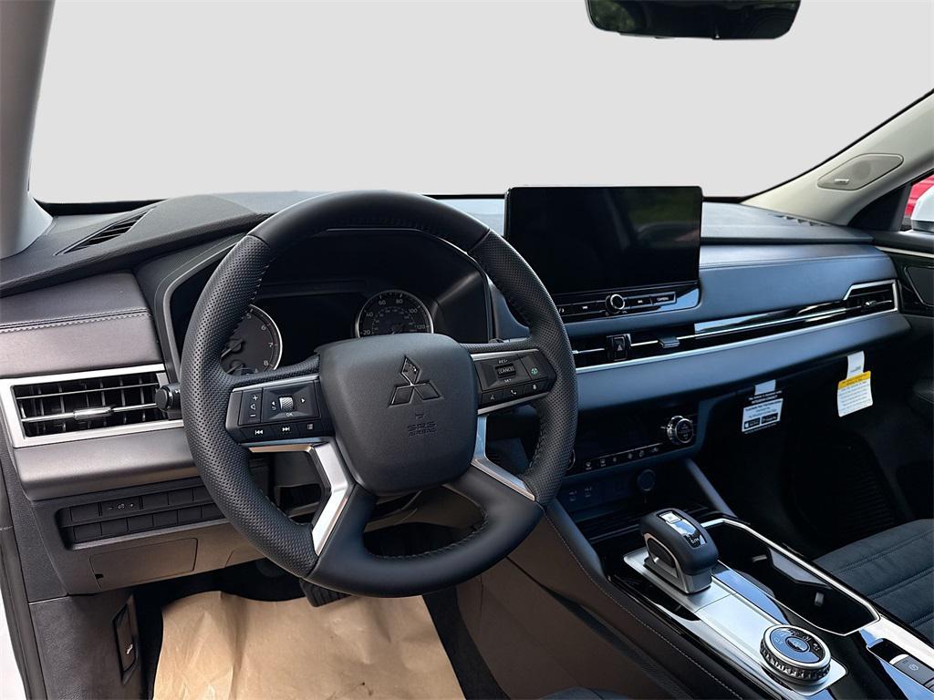 new 2025 Mitsubishi Outlander car, priced at $25,997