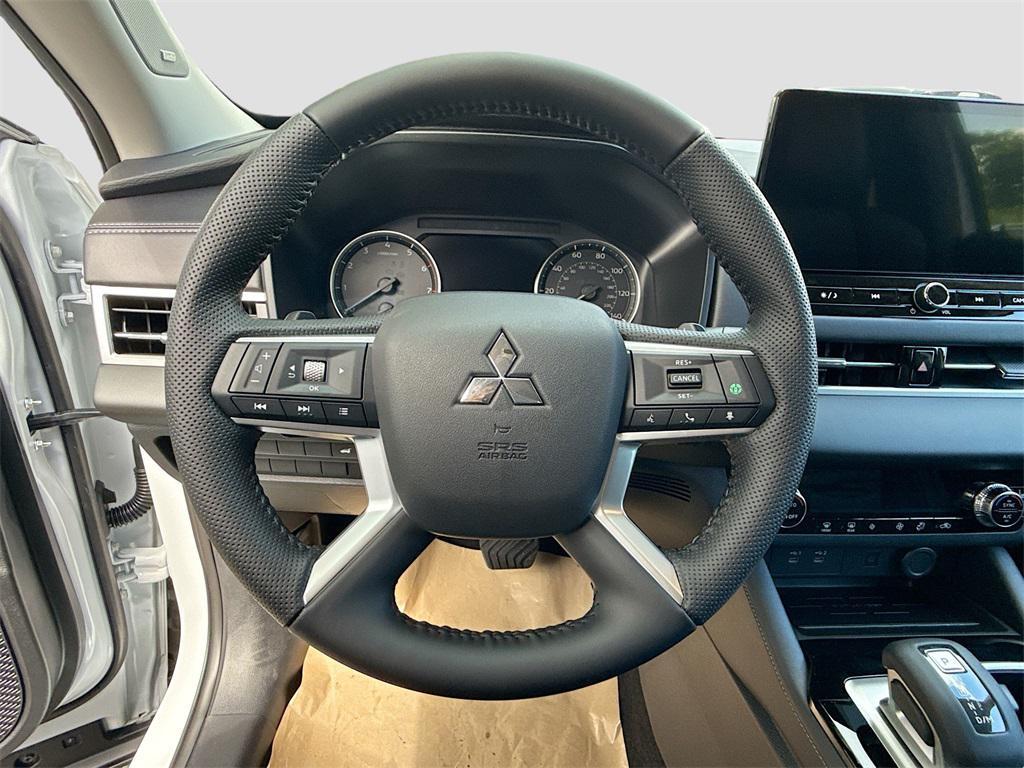 new 2025 Mitsubishi Outlander car, priced at $25,997