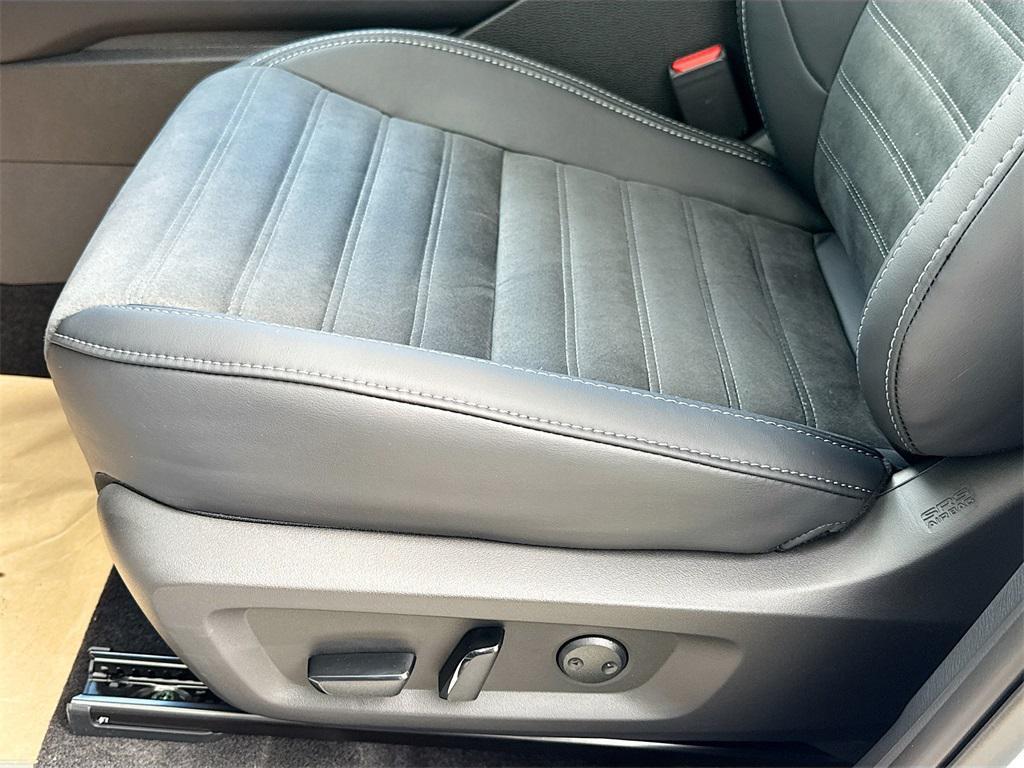 new 2025 Mitsubishi Outlander car, priced at $25,997