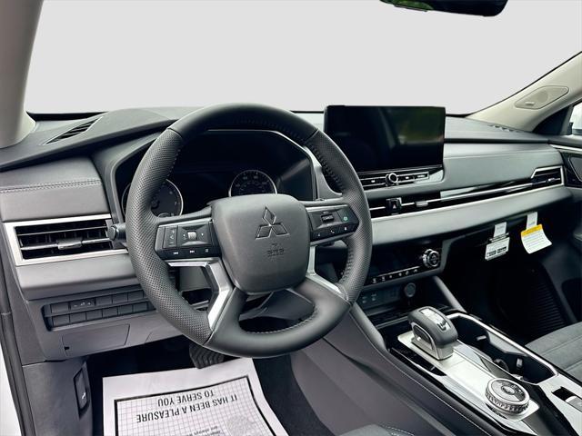 new 2025 Mitsubishi Outlander car, priced at $26,321
