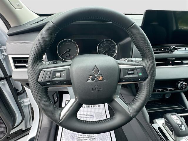 new 2025 Mitsubishi Outlander car, priced at $26,321