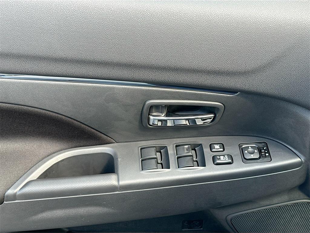 new 2025 Mitsubishi Outlander Sport car, priced at $19,673