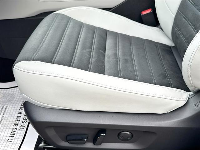 new 2025 Mitsubishi Outlander car, priced at $26,213