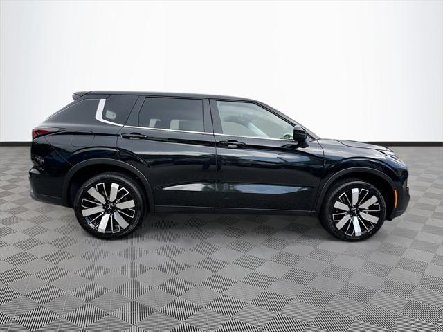 new 2025 Mitsubishi Outlander car, priced at $26,213