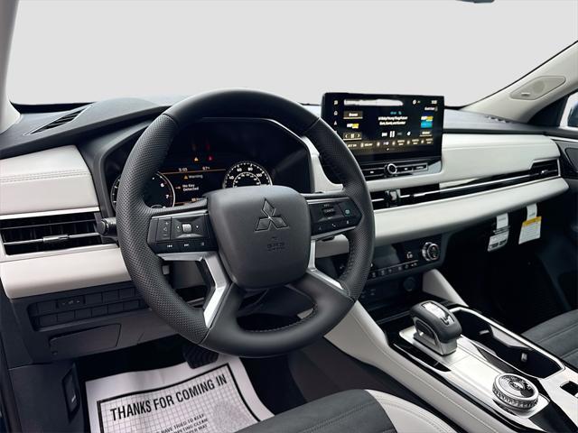 new 2025 Mitsubishi Outlander car, priced at $26,213