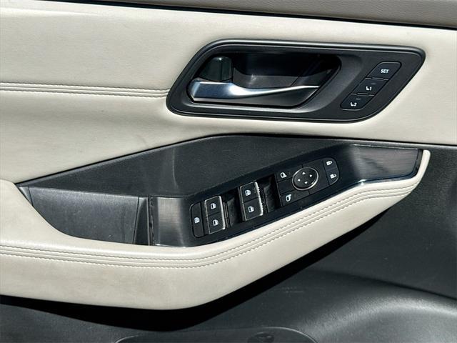 used 2023 Nissan Rogue car, priced at $18,722